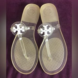 ❤️ HOST PICK ❤️ Tory Burch Mini Miller Jelly Thong Sandal - Size 7